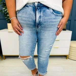 Lovervet Distressed Light Blue Women's Cropped Jeans with Tummy Control